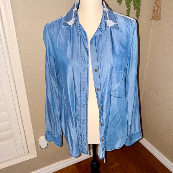 Velvet Heart Tops - Velvet Heart Denim Geometric Yoke Shirt